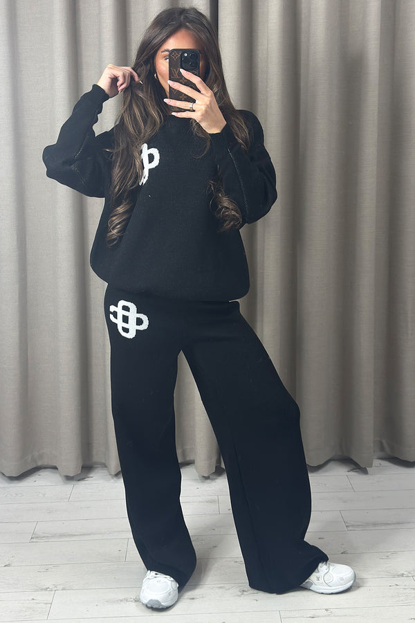 Lison Black Knitted Loungewear Set with Contrasting Emblem